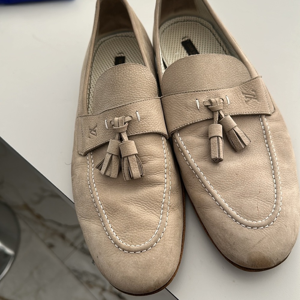 Shoes - Picture 2 of 4